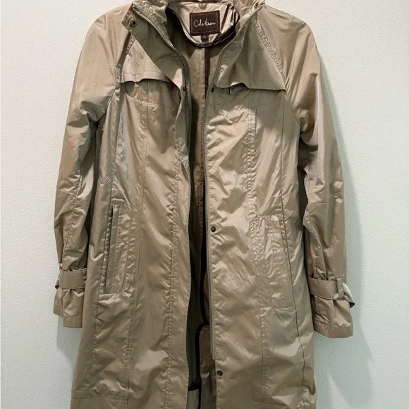 Cole Haan Chic Rain Coat with back bow & hideaway hood. Iridescent beige in XS. - Picture 4 of 13